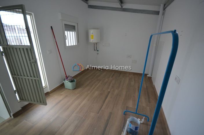 Image No.9-2 Bed Townhouse for sale