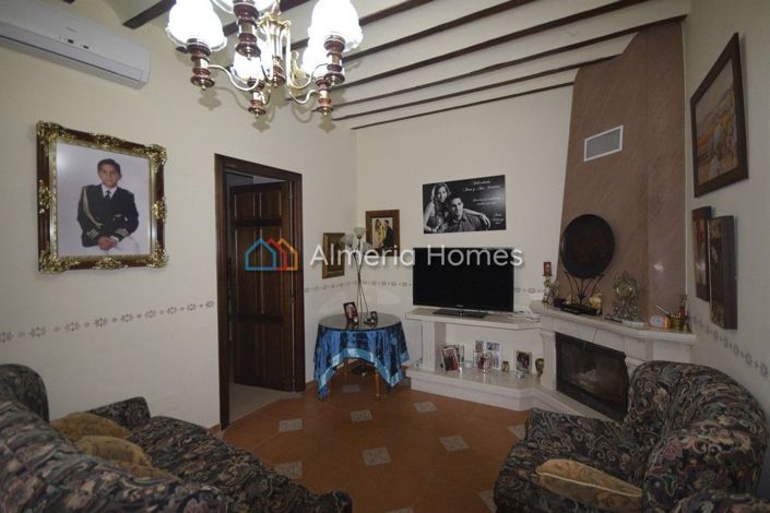 Image No.5-6 Bed Townhouse for sale