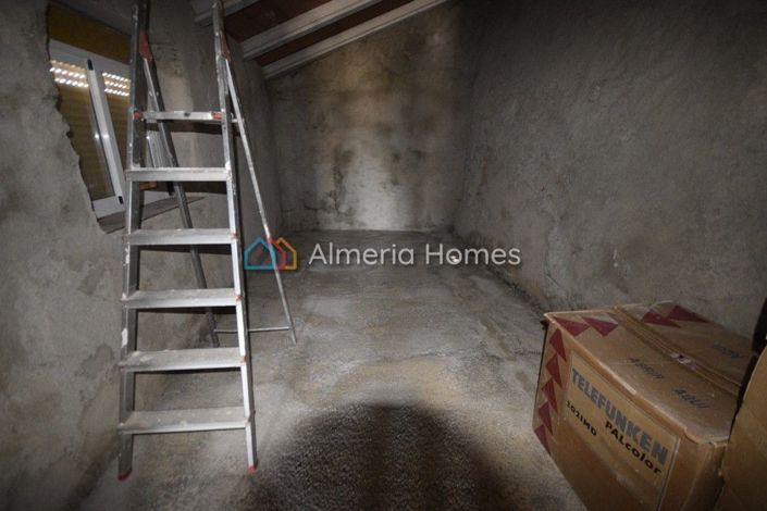 Image No.12-4 Bed Country House for sale