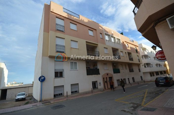 Image No.1-3 Bed Apartment for sale