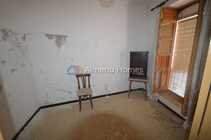 Image No.2-5 Bed Townhouse for sale