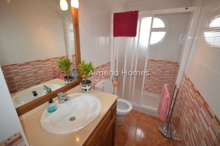 Image No.16-3 Bed Country House for sale