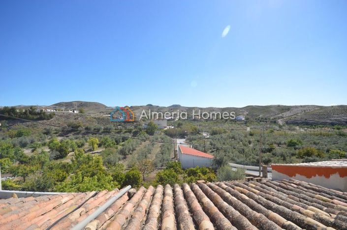 Image No.17-7 Bed Townhouse for sale