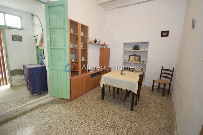 Image No.5-4 Bed Townhouse for sale