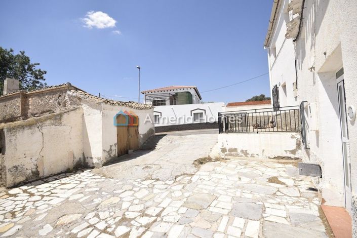 Image No.16-5 Bed Village House for sale