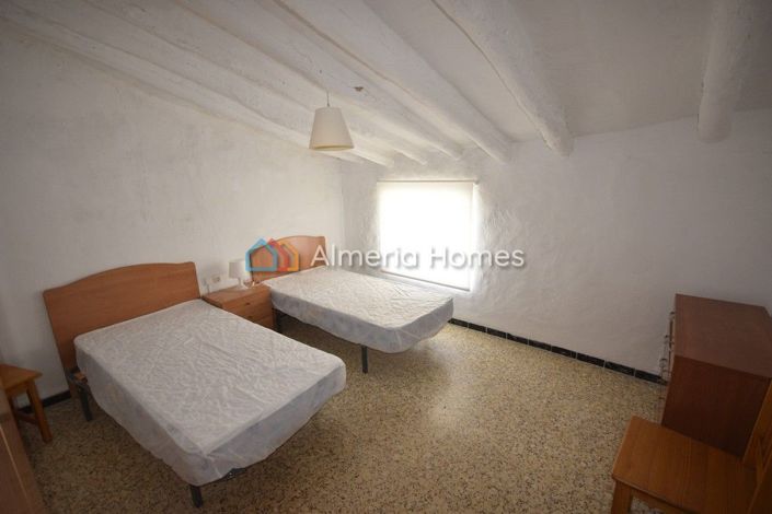 Image No.6-5 Bed Village House for sale