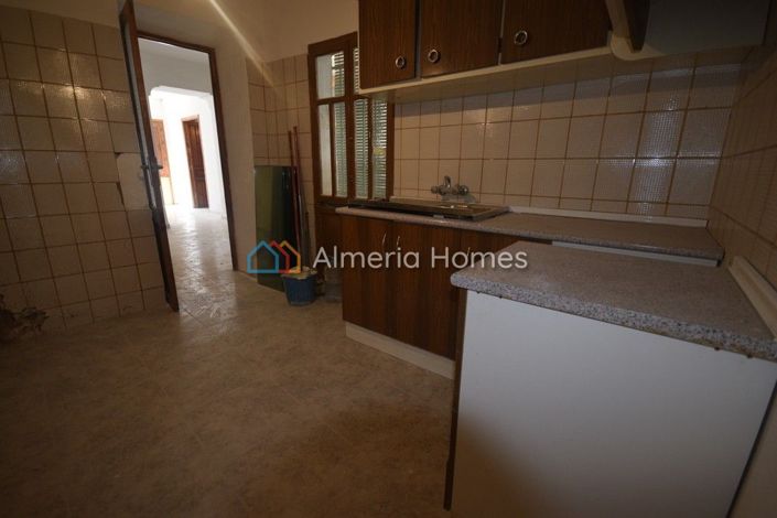 Image No.6-3 Bed Townhouse for sale