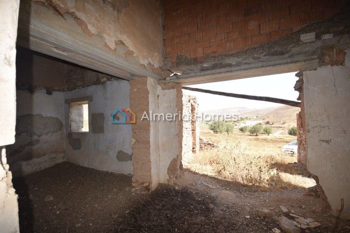 Image No.8-5 Bed Country House for sale