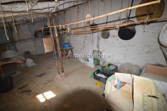 Image No.6-2 Bed Townhouse for sale