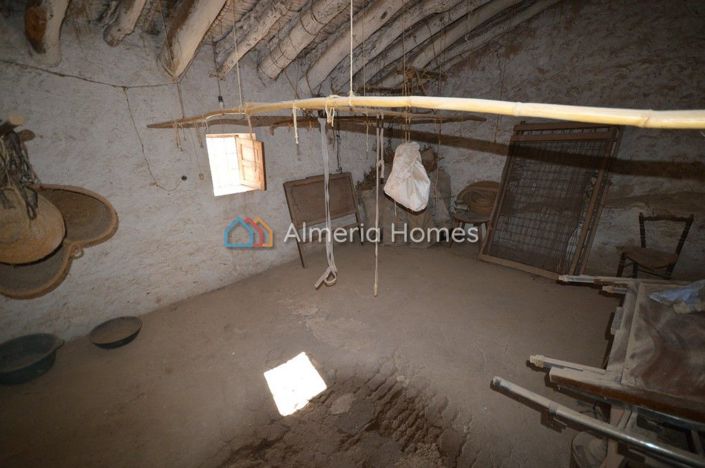 Image No.8-2 Bed Townhouse for sale