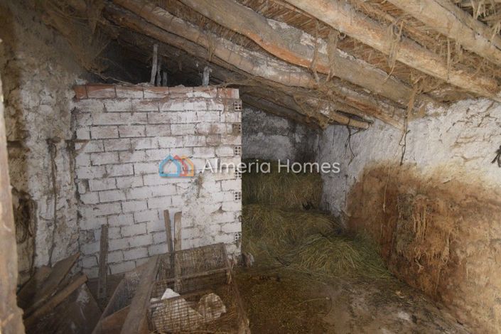 Image No.18-6 Bed Townhouse for sale