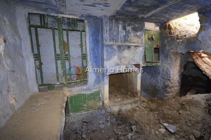 Image No.12-3 Bed Country House for sale