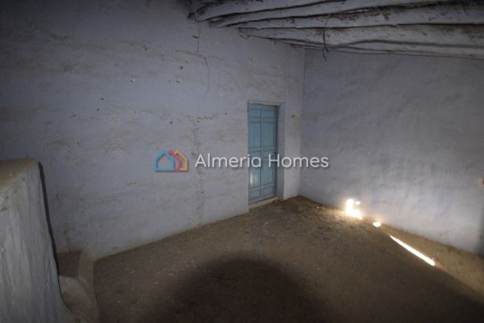 Image No.6-3 Bed Country House for sale