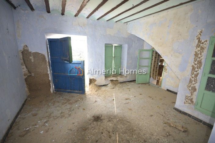 Image No.8-3 Bed Country House for sale