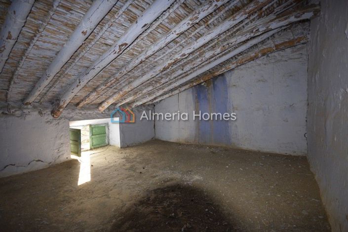 Image No.9-3 Bed Country House for sale