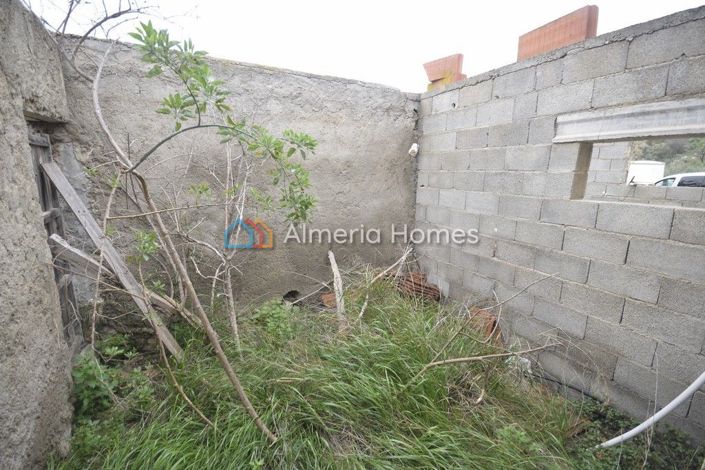 Image No.12-4 Bed Country House for sale