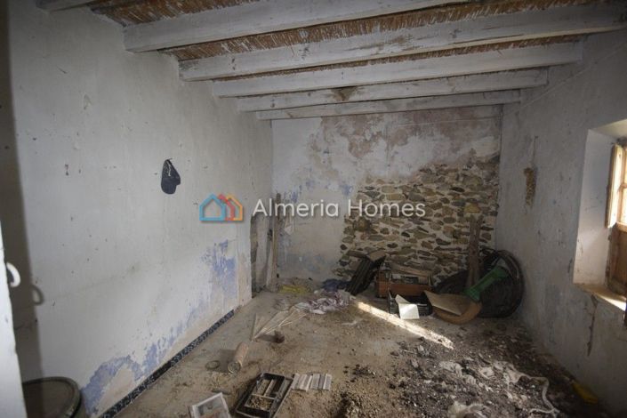 Image No.3-4 Bed Country House for sale