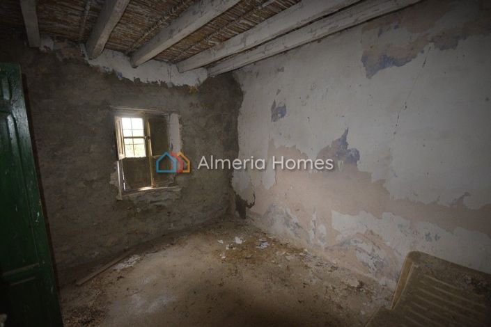 Image No.4-4 Bed Country House for sale