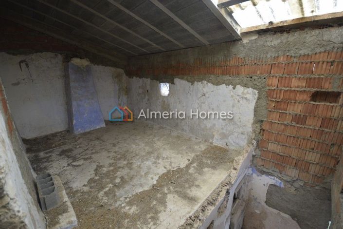 Image No.8-4 Bed Country House for sale