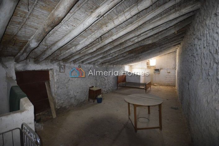 Image No.11-3 Bed Country House for sale