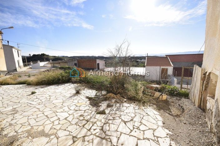 Image No.14-3 Bed Country House for sale