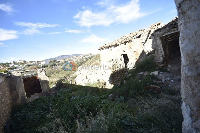 Image No.15-3 Bed Country House for sale