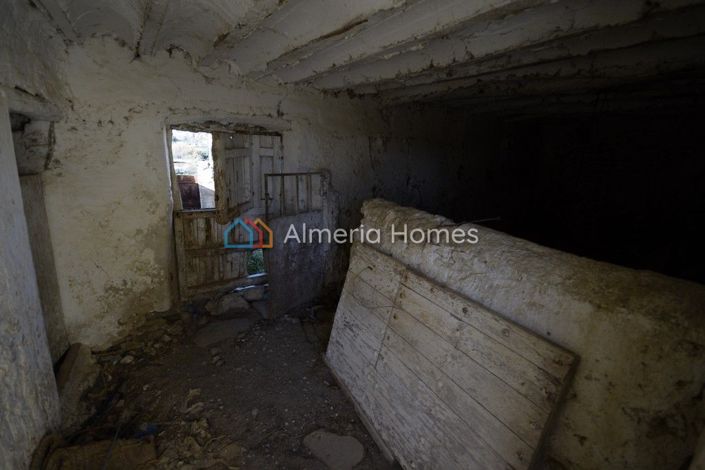 Image No.16-3 Bed Country House for sale