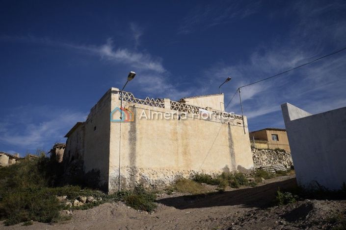 Image No.18-3 Bed Country House for sale