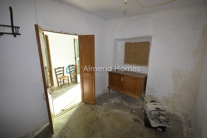 Image No.5-3 Bed Country House for sale