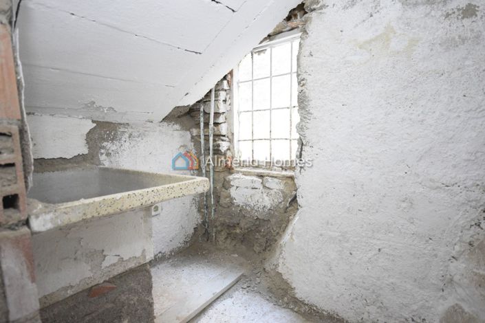 Image No.18-3 Bed Townhouse for sale