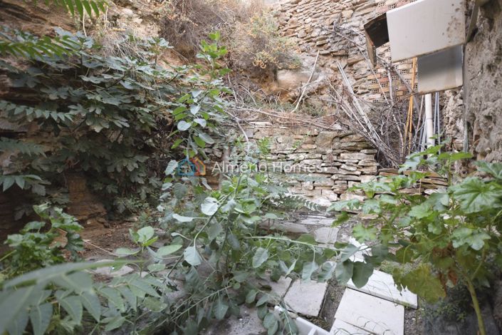 Image No.20-3 Bed Townhouse for sale