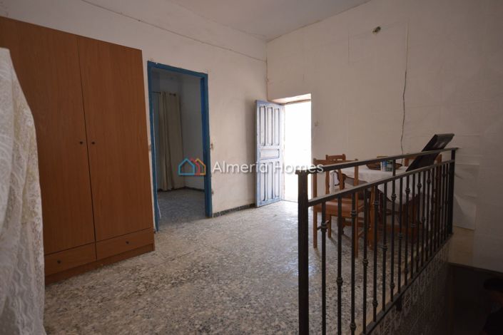 Image No.21-3 Bed Townhouse for sale