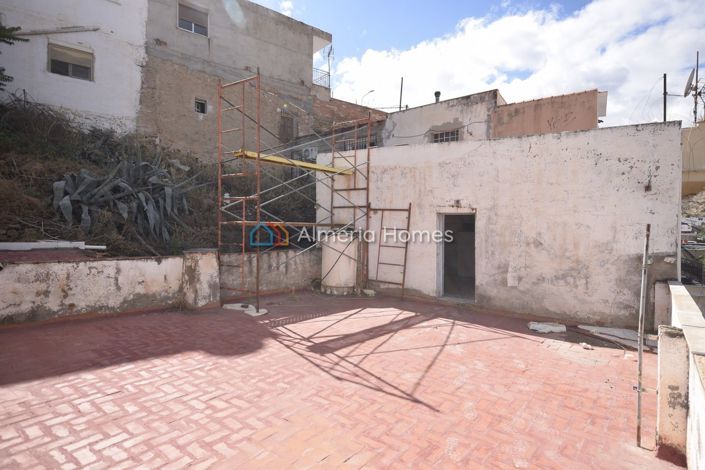 Image No.6-3 Bed Townhouse for sale