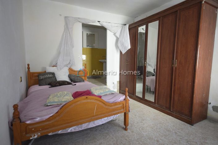 Image No.9-3 Bed Townhouse for sale