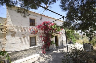 4 Bed Country House for sale