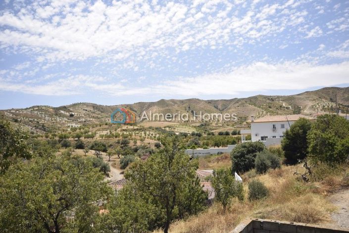 Image No.15-4 Bed Country House for sale