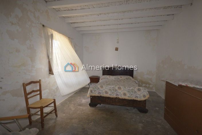 Image No.6-4 Bed Country House for sale