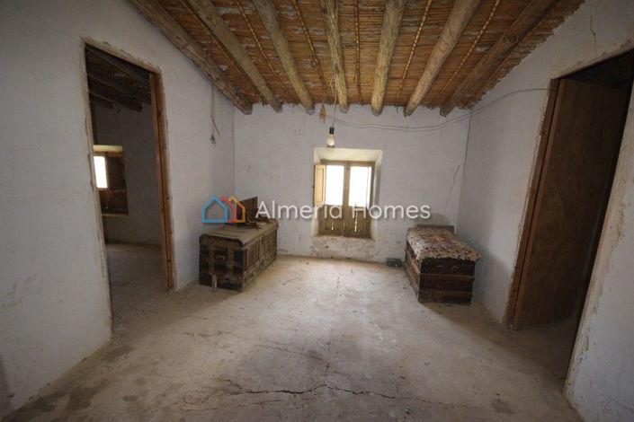 Image No.9-4 Bed Country House for sale