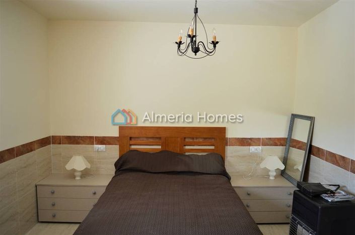 Image No.10-4 Bed Country House for sale