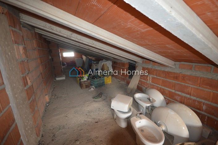 Image No.15-4 Bed Country House for sale