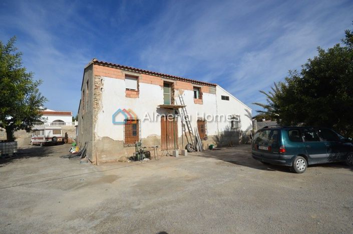 Image No.17-4 Bed Country House for sale