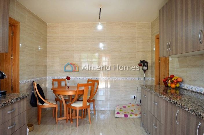 Image No.6-4 Bed Country House for sale