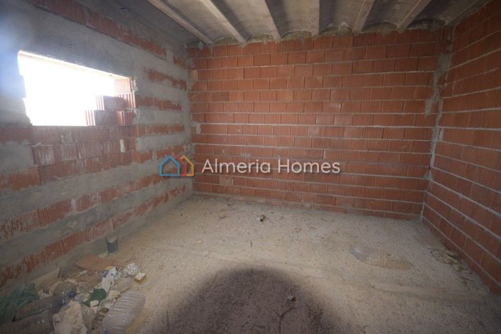 Image No.6-2 Bed Country House for sale