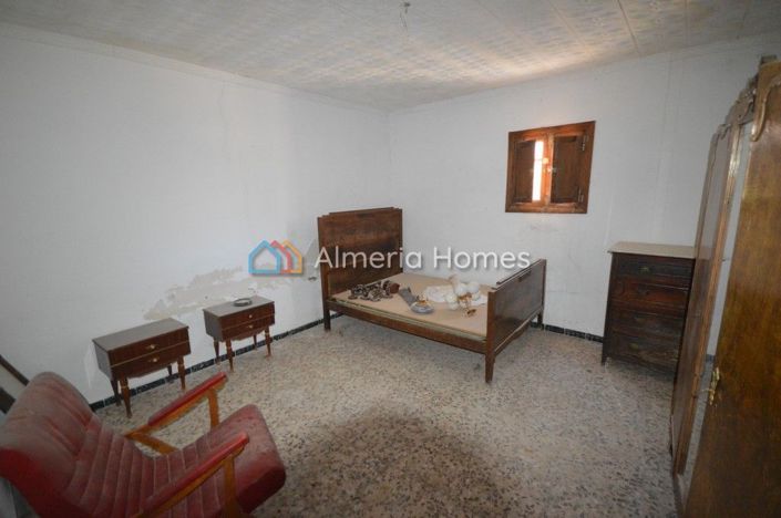 Image No.12-5 Bed Country House for sale