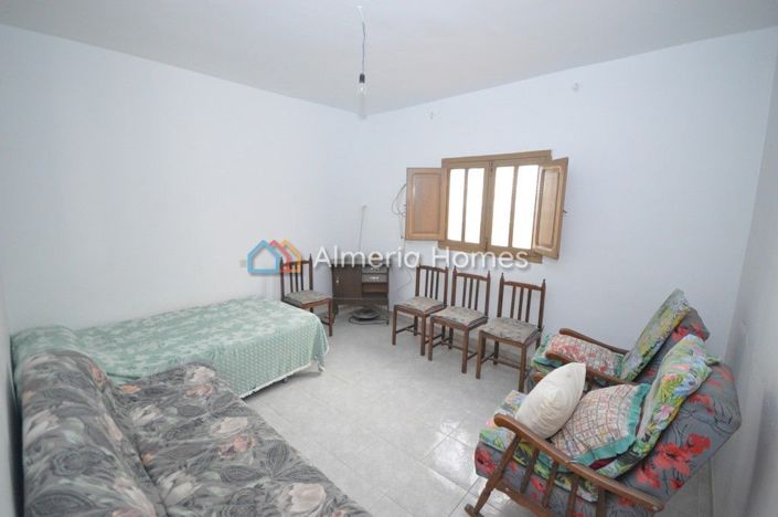 Image No.10-3 Bed Townhouse for sale