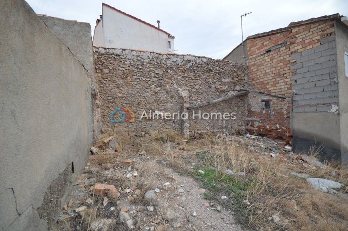 Image No.14-3 Bed Townhouse for sale