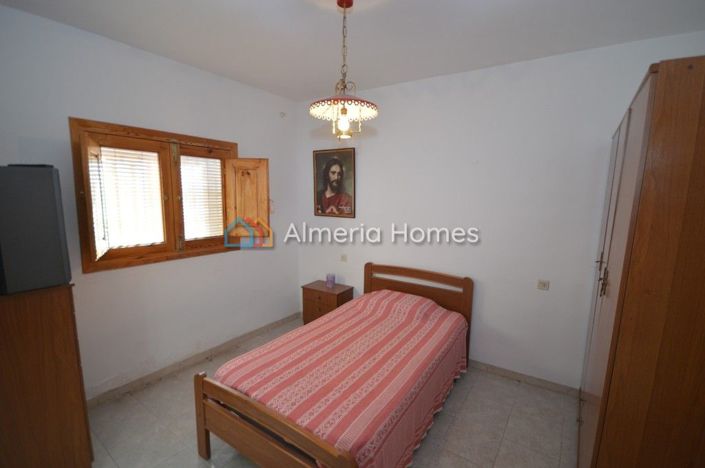 Image No.5-3 Bed Townhouse for sale