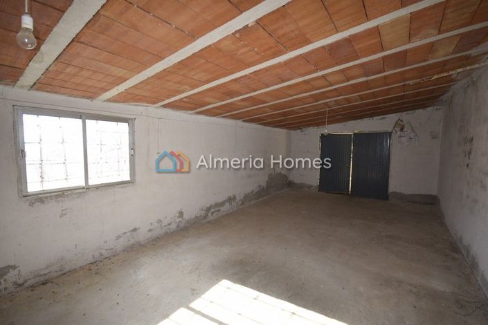 Image No.5-2 Bed Country House for sale