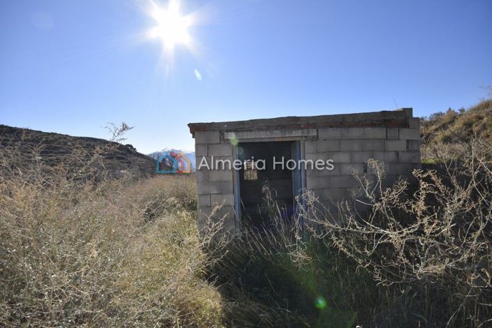 Image No.7-2 Bed Country House for sale