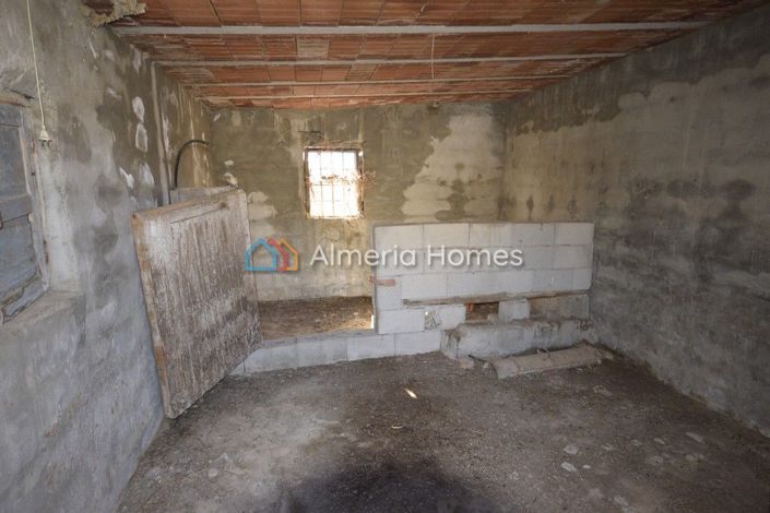 Image No.8-2 Bed Country House for sale